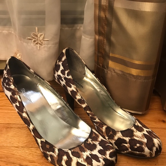 Women’s Leopard Print Heels - Picture 2 of 5